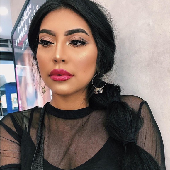 🧞♂️LE🧞♂️MAC Aladdin Collection Matte Lipstick- A Whole New World - Picture 4 of 15